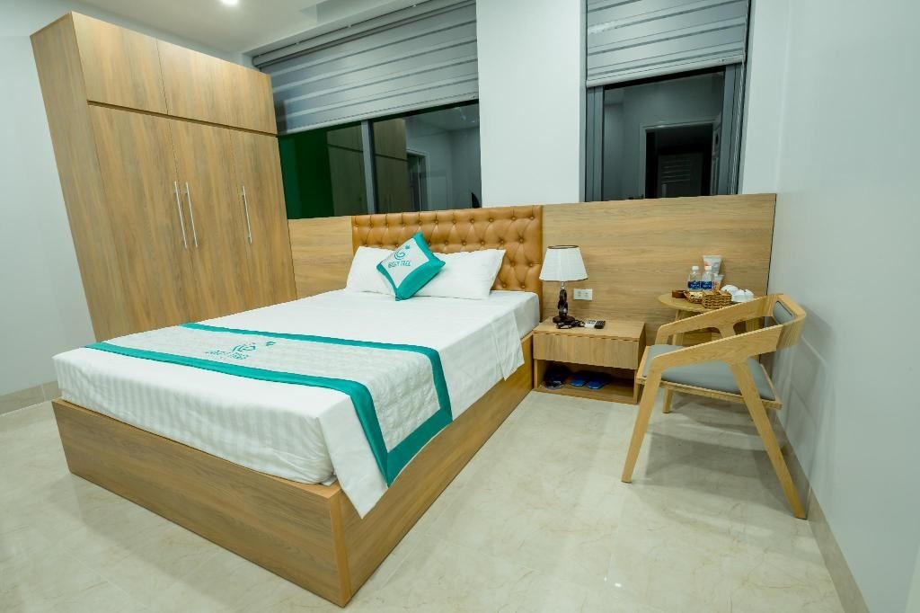 rooms-standard-with-window