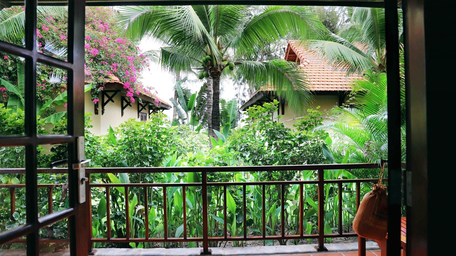 rooms-bungalow-garden-or-pool-view-child-without-extra-bed