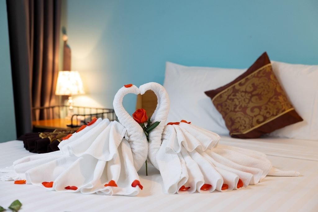 rooms-suite-sea-view-with-balcony