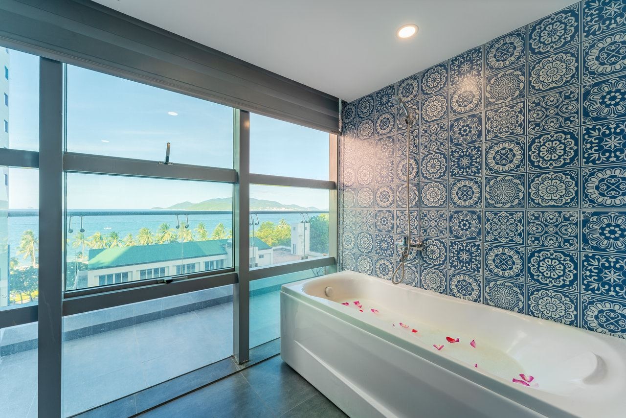 rooms-suite-sea-view-with-balcony-child-without-extra-bed
