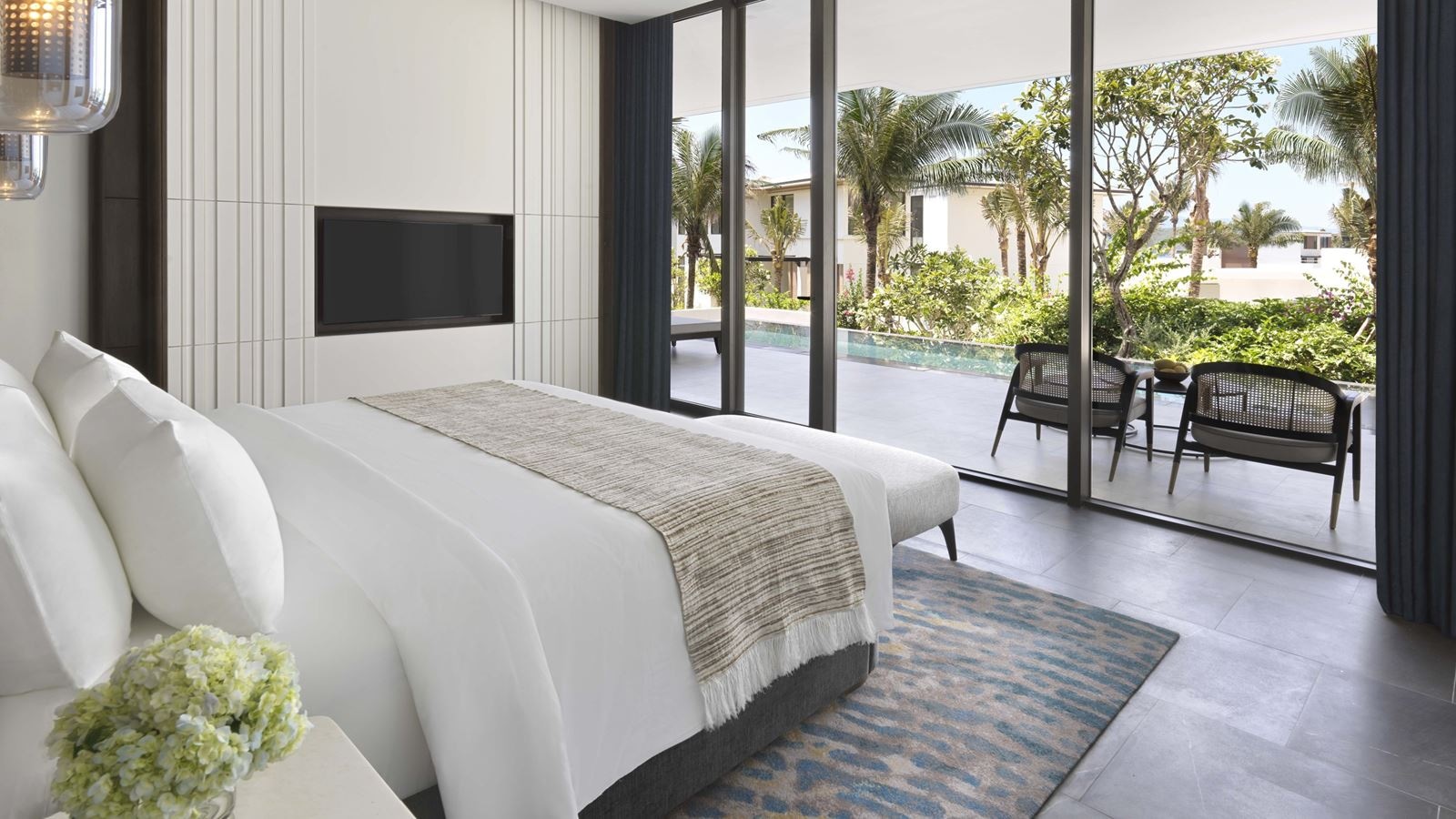 rooms-lush-villa-1-bedroom