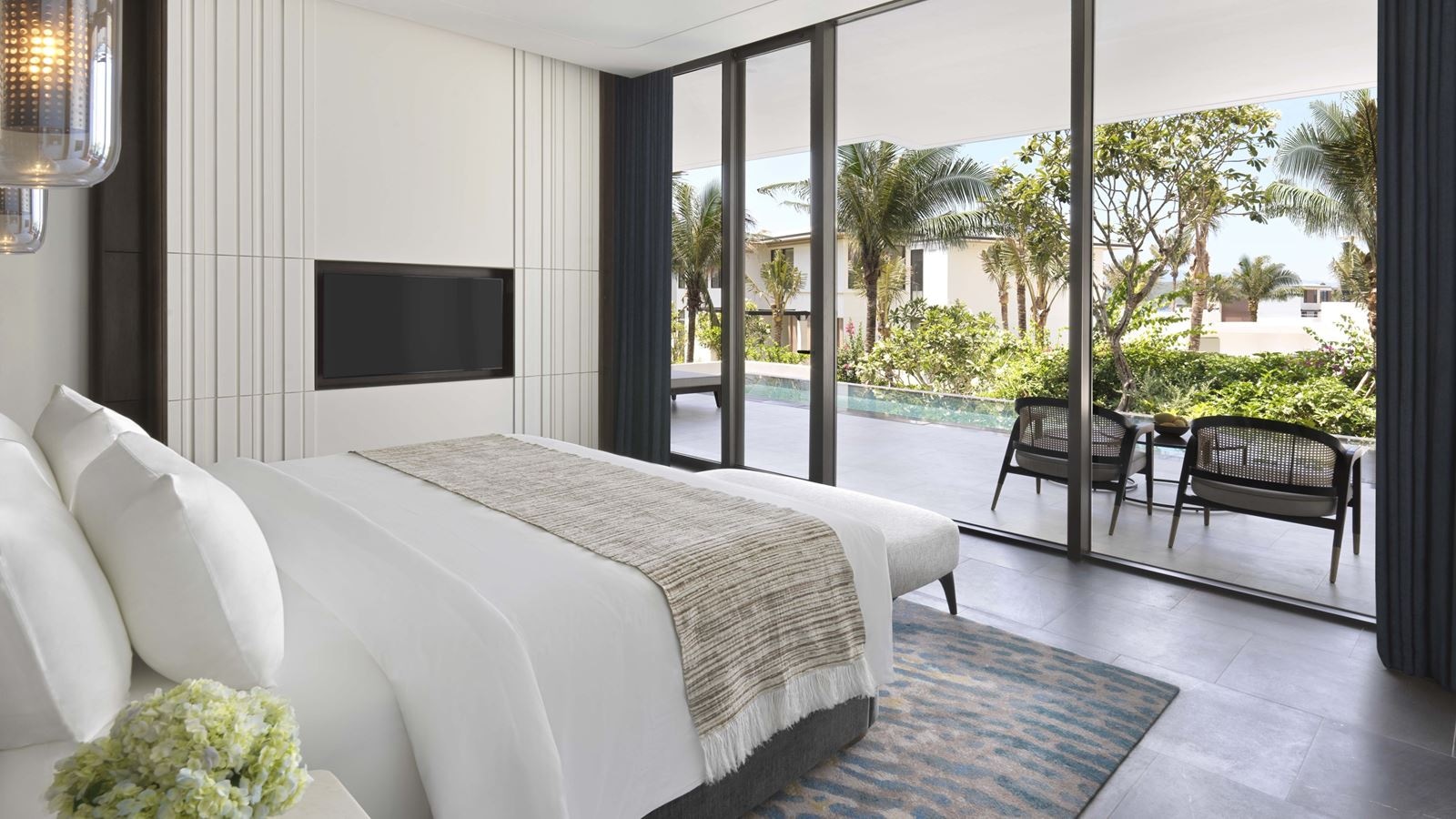 rooms-lush-villa-3-bedrooms