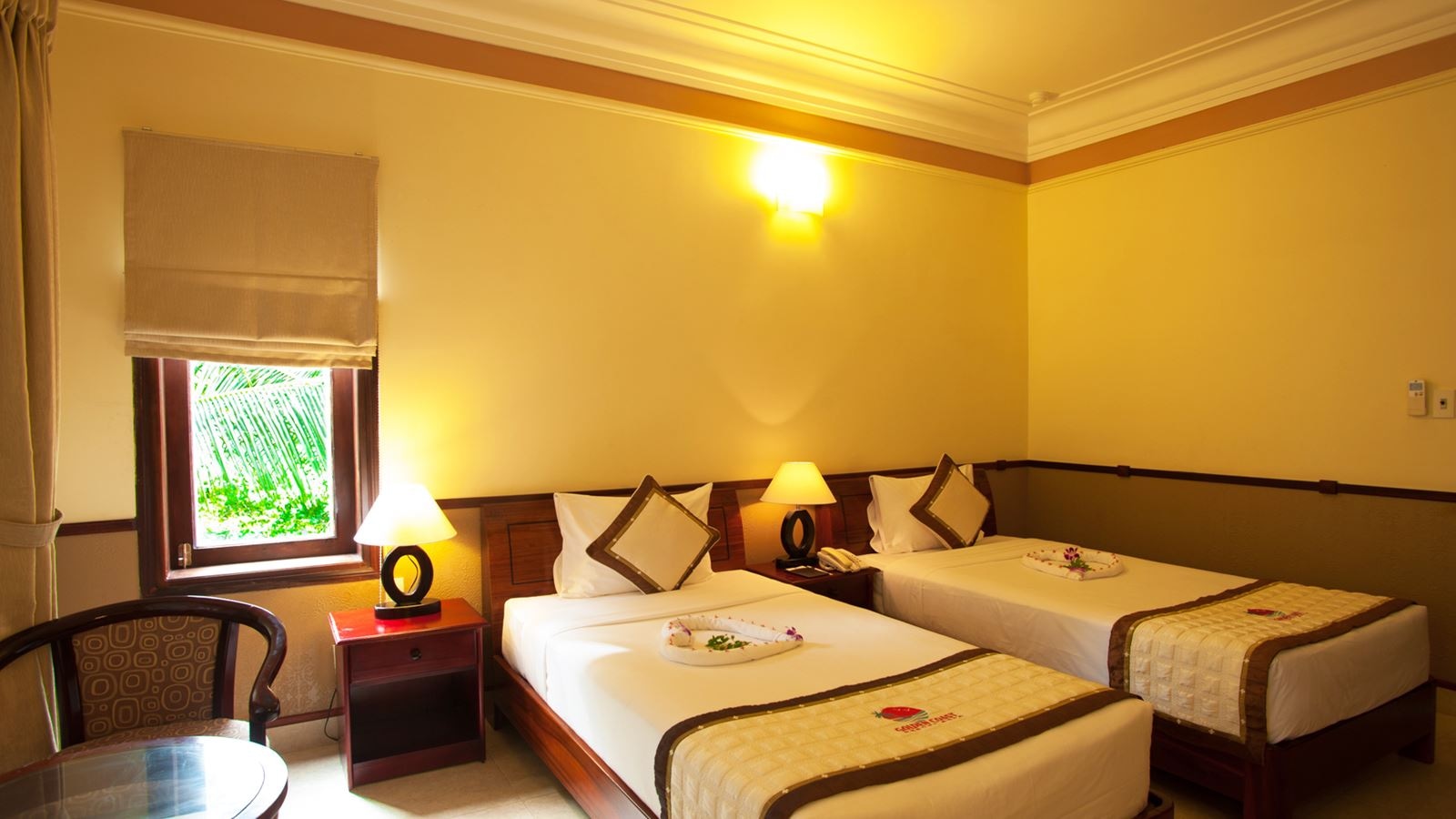 rooms-room-superior-gardenview-balcony