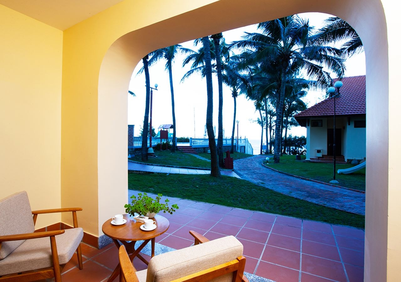 rooms-room-triple-seaview