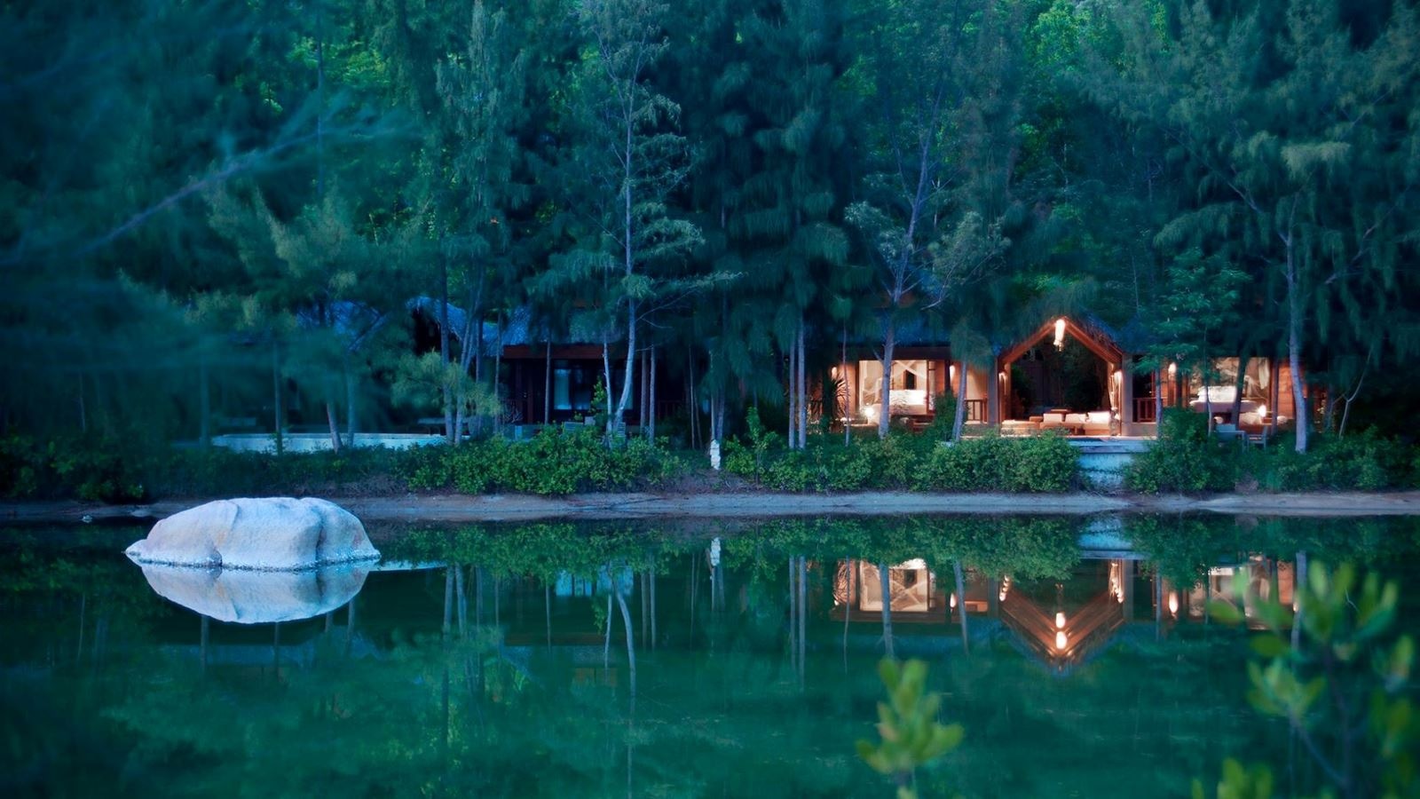 rooms-grand-lagoon-pool-villa-two-bedrooms