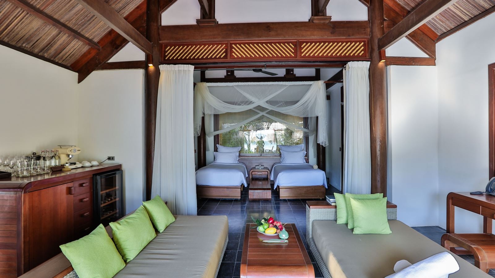 rooms-beach-pool-villa-two-bedrooms