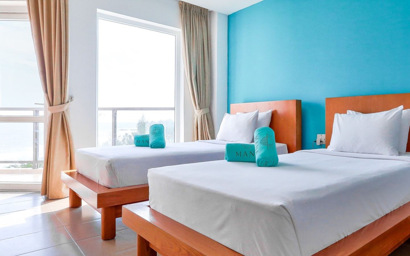 rooms-studio-penthouse-balcony-ocean-view