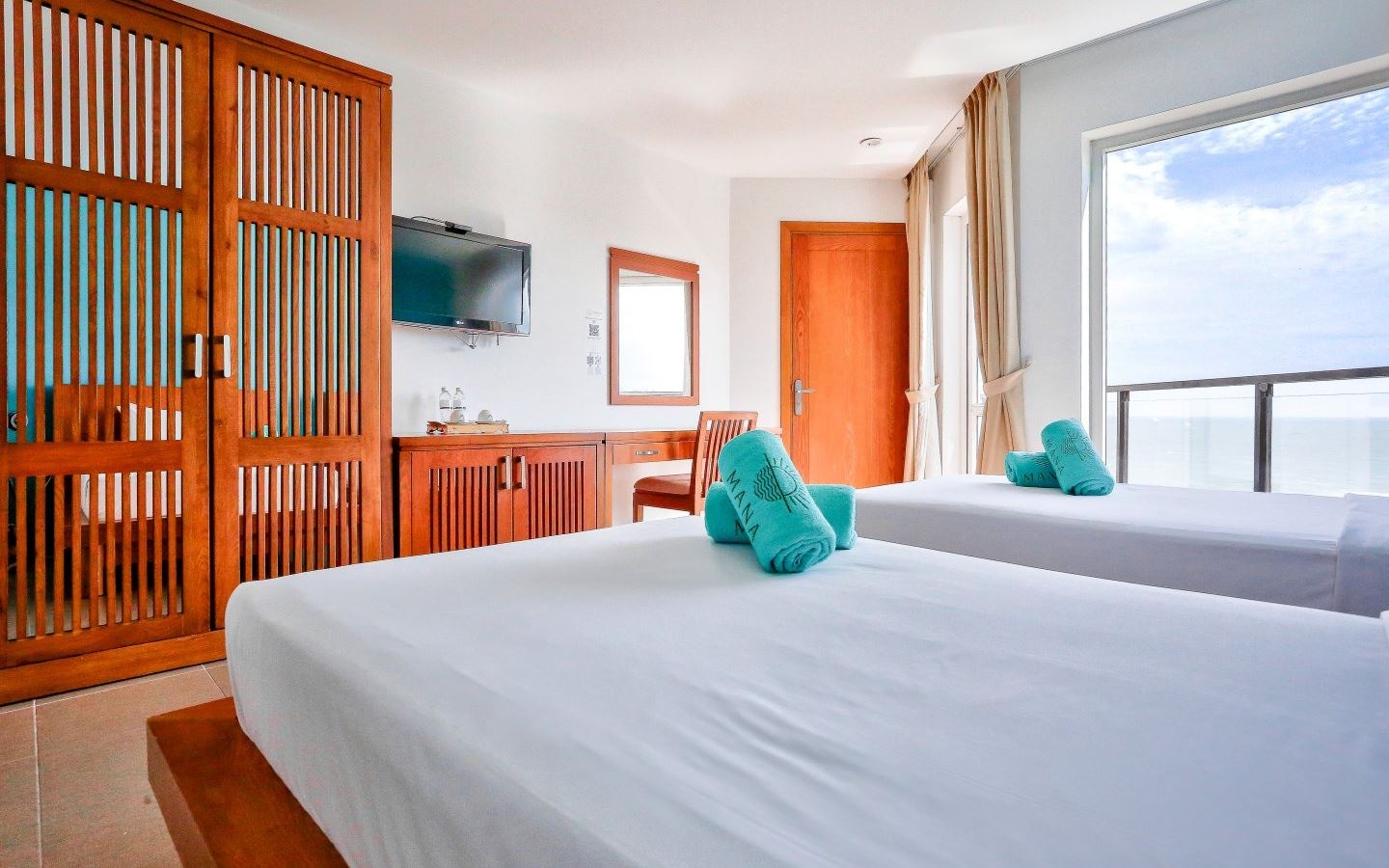 rooms-studio-penthouse-balcony-ocean-view