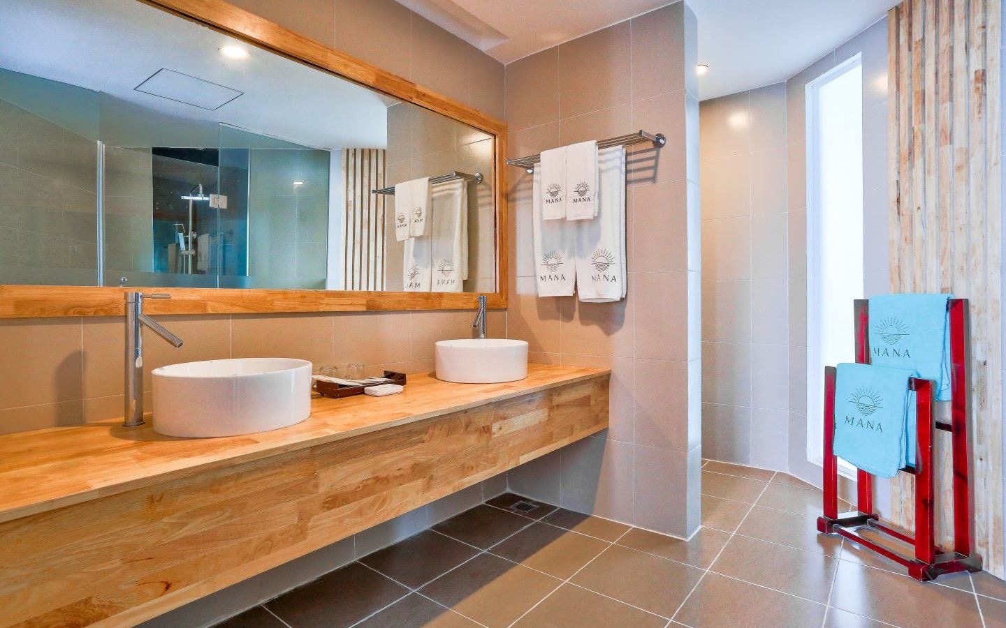 rooms-studio-penthouse-balcony-ocean-view