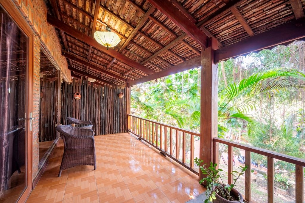 rooms-deluxe-bungalow-with-garden-view