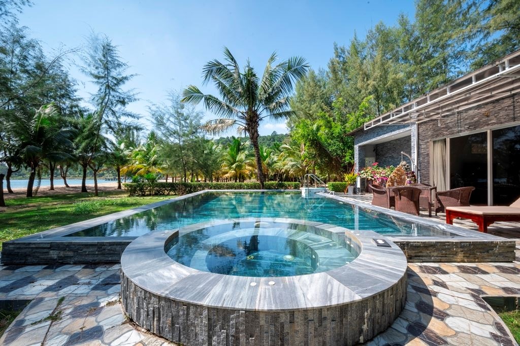 rooms-family-villa-with-private-pool