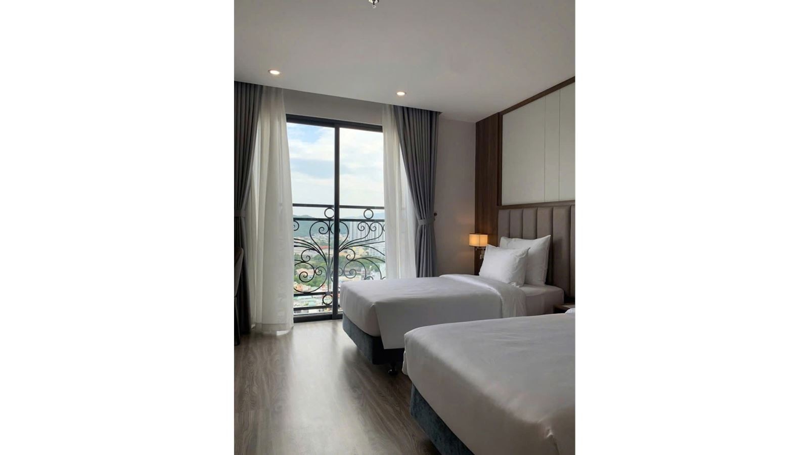 rooms-superior-city-view