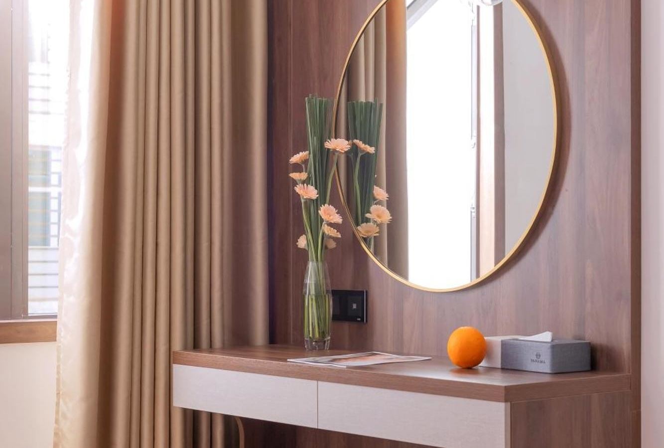 rooms-deluxe-city-view-with-balcony