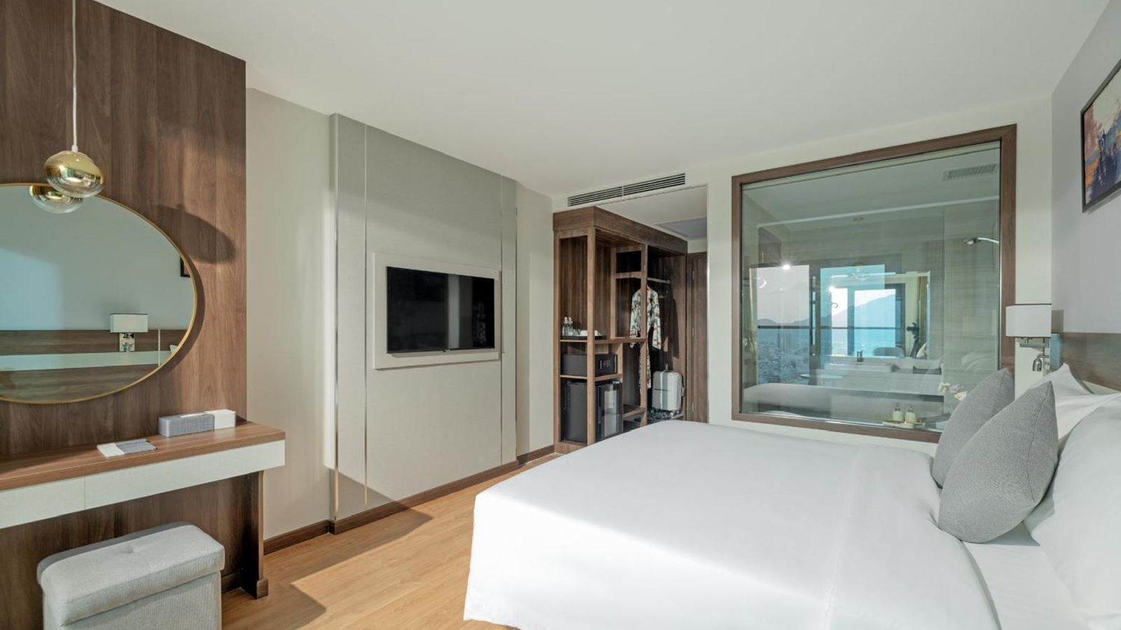 rooms-deluxe-city-view-with-balcony-child-without-extra-bed