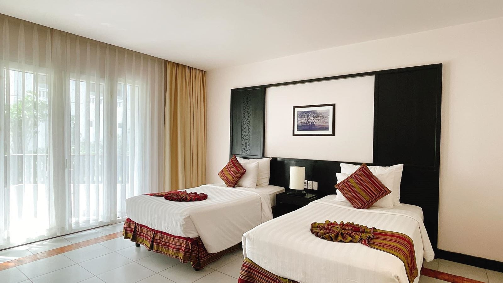 rooms-superior-garden-view-balcony-child-without-extra-bed