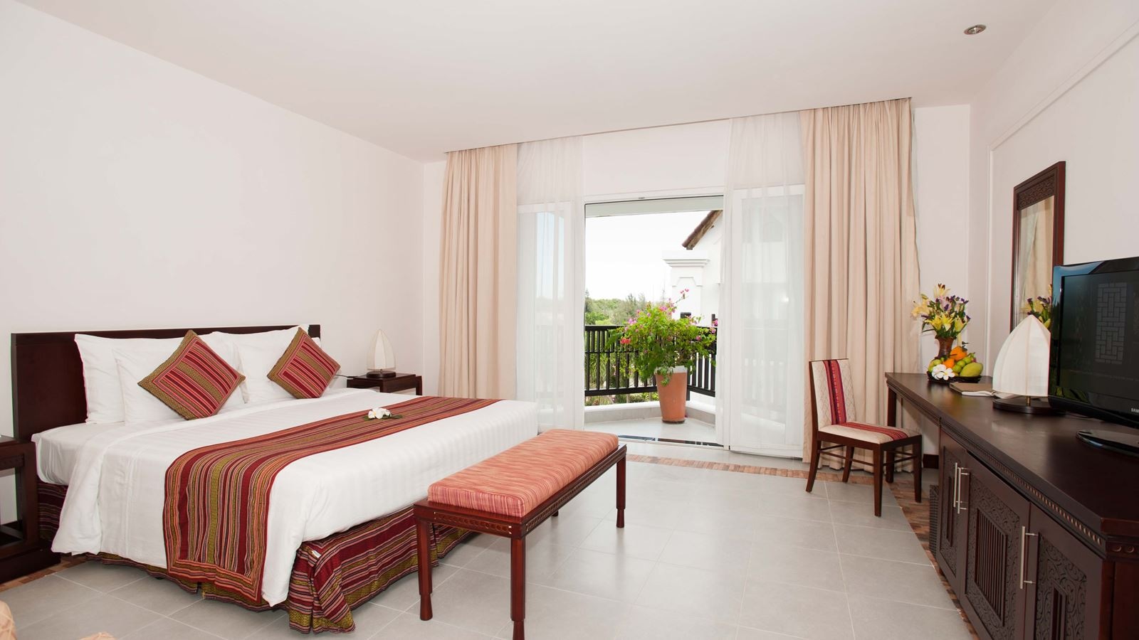 rooms-superior-garden-view-balcony-child-without-extra-bed