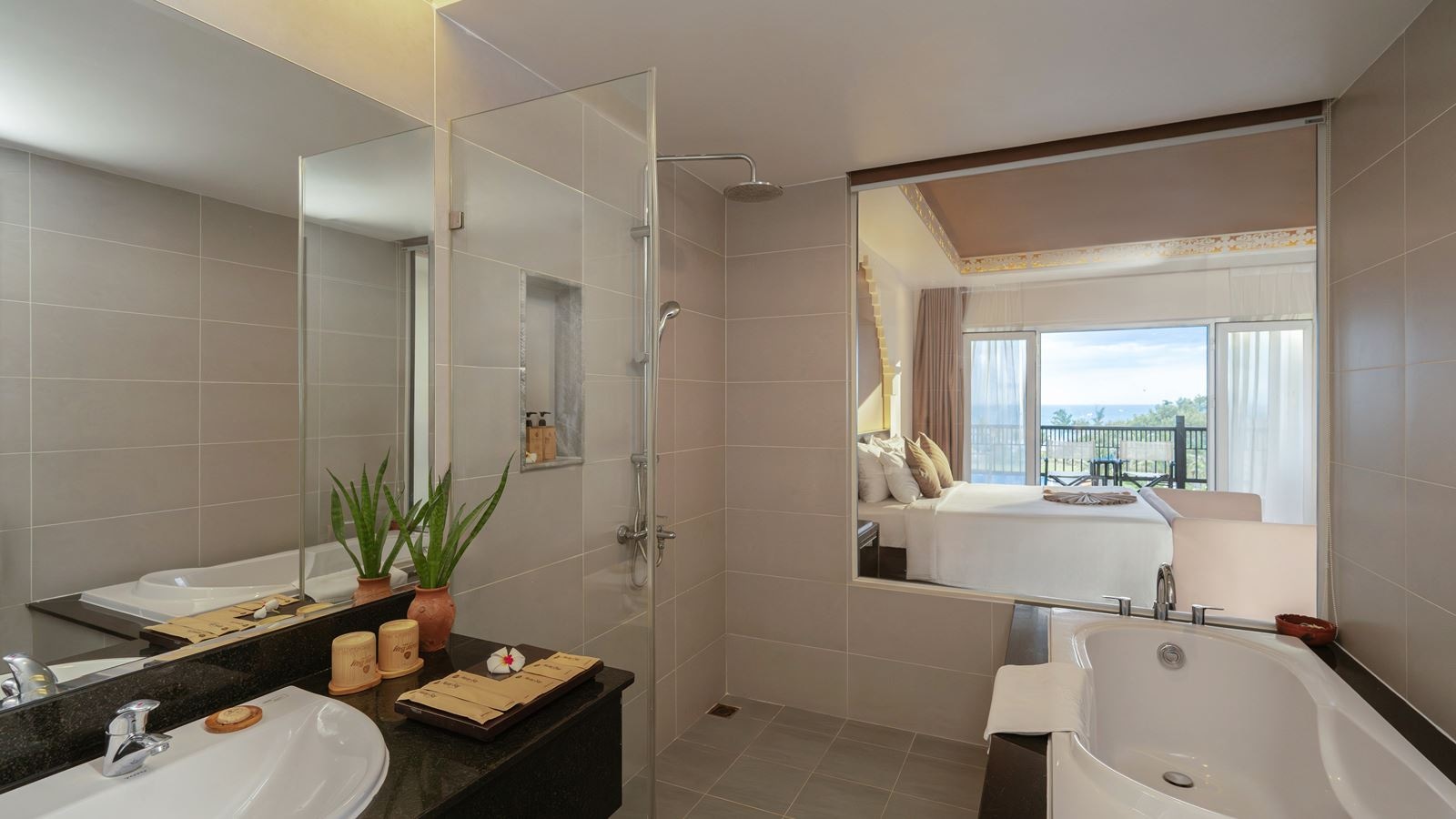 rooms-ocean-panorama-balcony