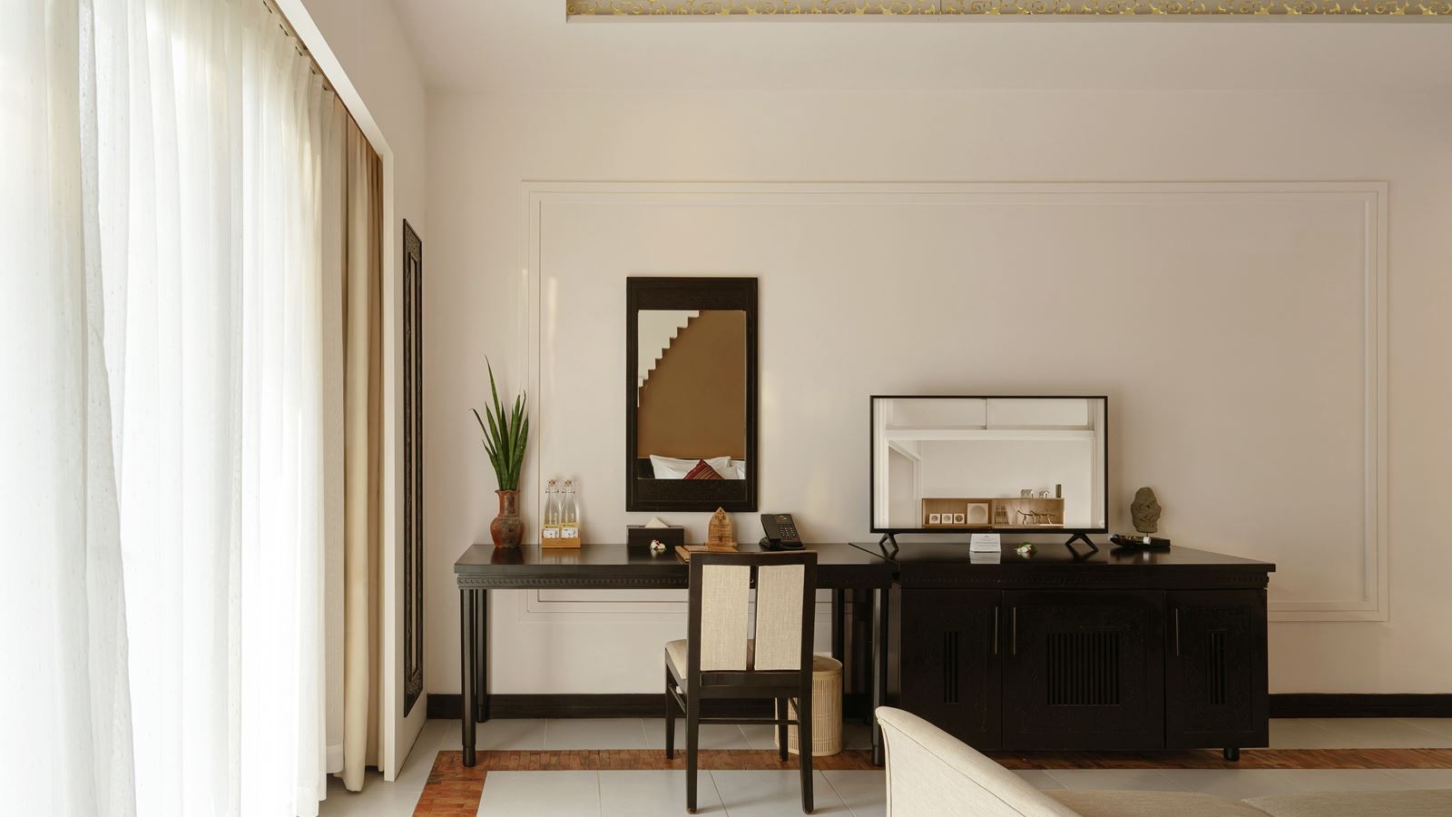 rooms-deluxe-garden-view-balcony