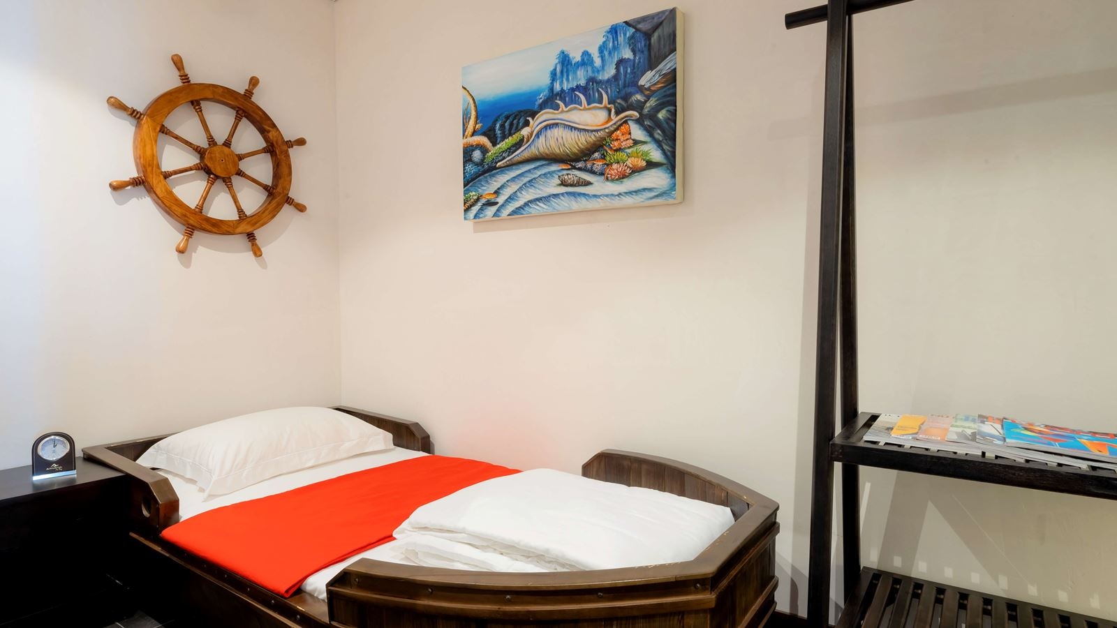 rooms-deluxe-garden-view-with-children-themed-room