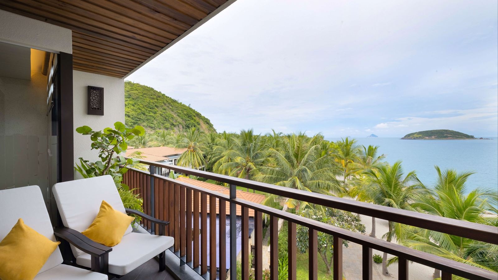 rooms-deluxe-ocean-view-with-children-themed-room