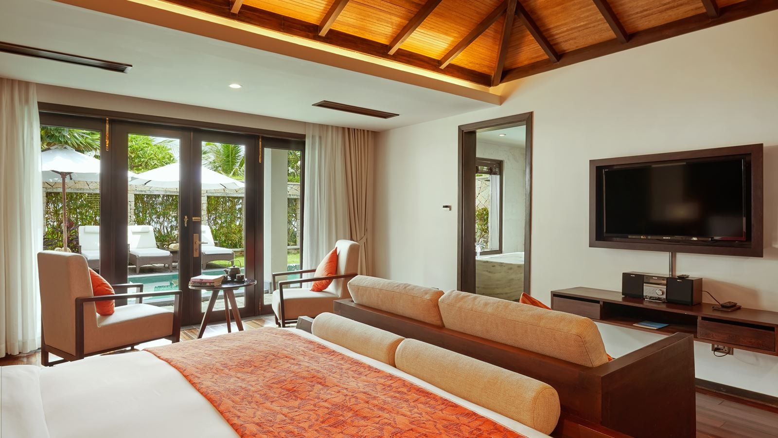 rooms-pool-villa-3bedroom-ocean-view