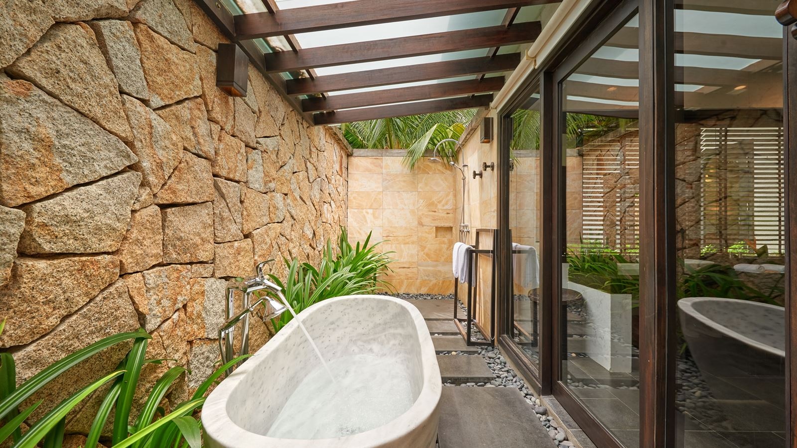 rooms-pool-villa-3bedroom-ocean-view