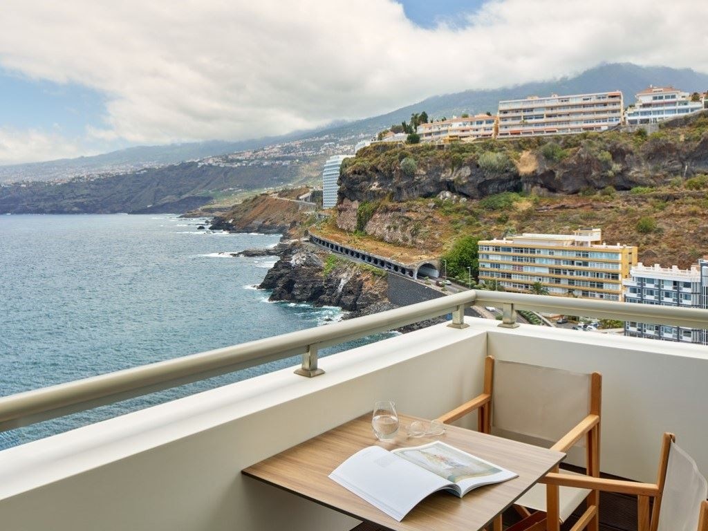 rooms-15-extra-the-level-junior-suite-sea-view-balcony-or-terrace