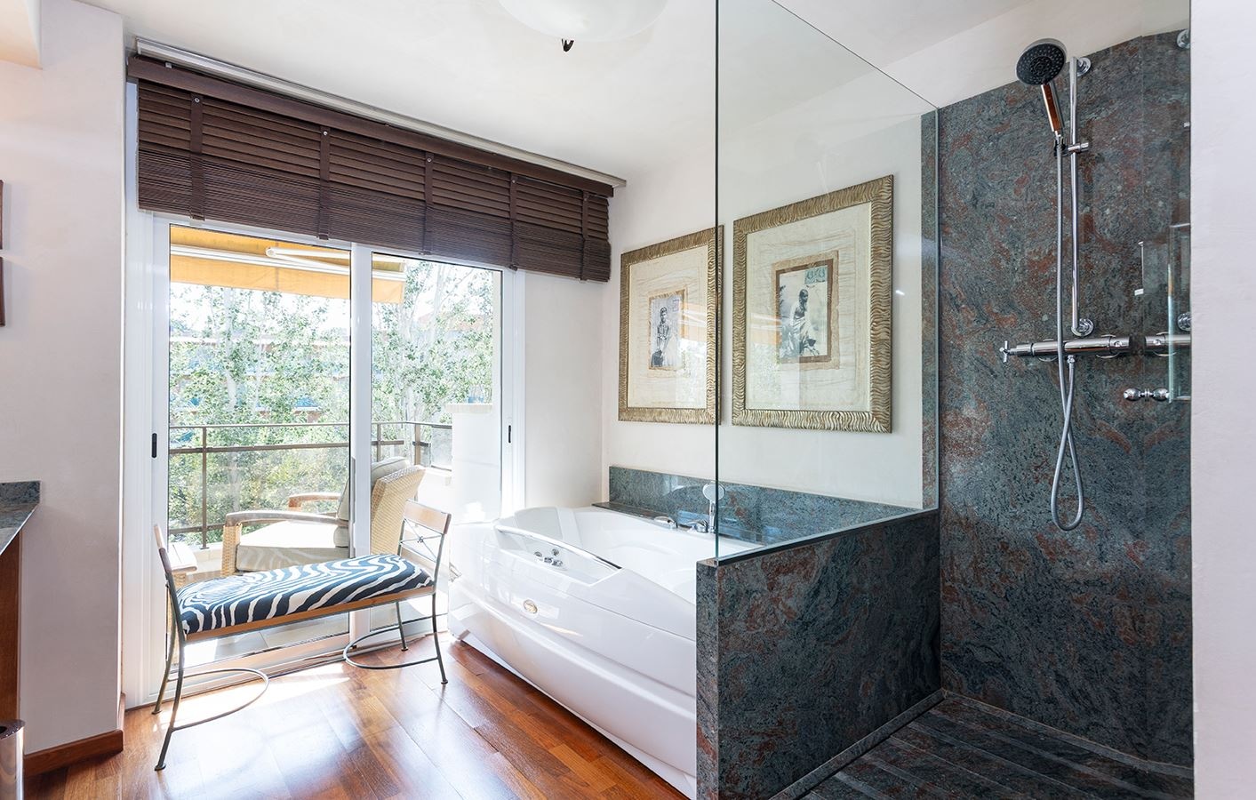 rooms-suite-with-terrace