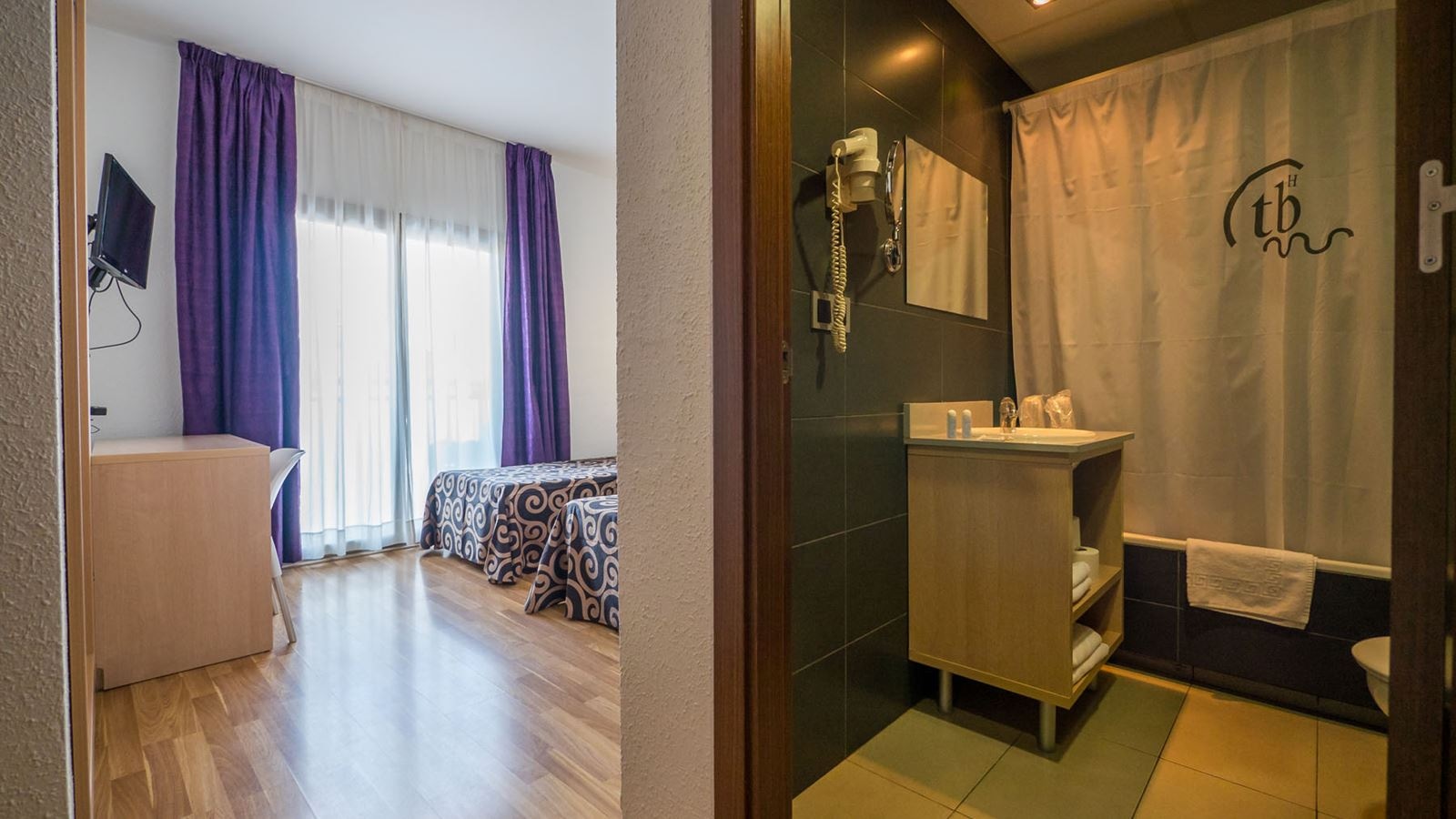 rooms-double-room-balcony