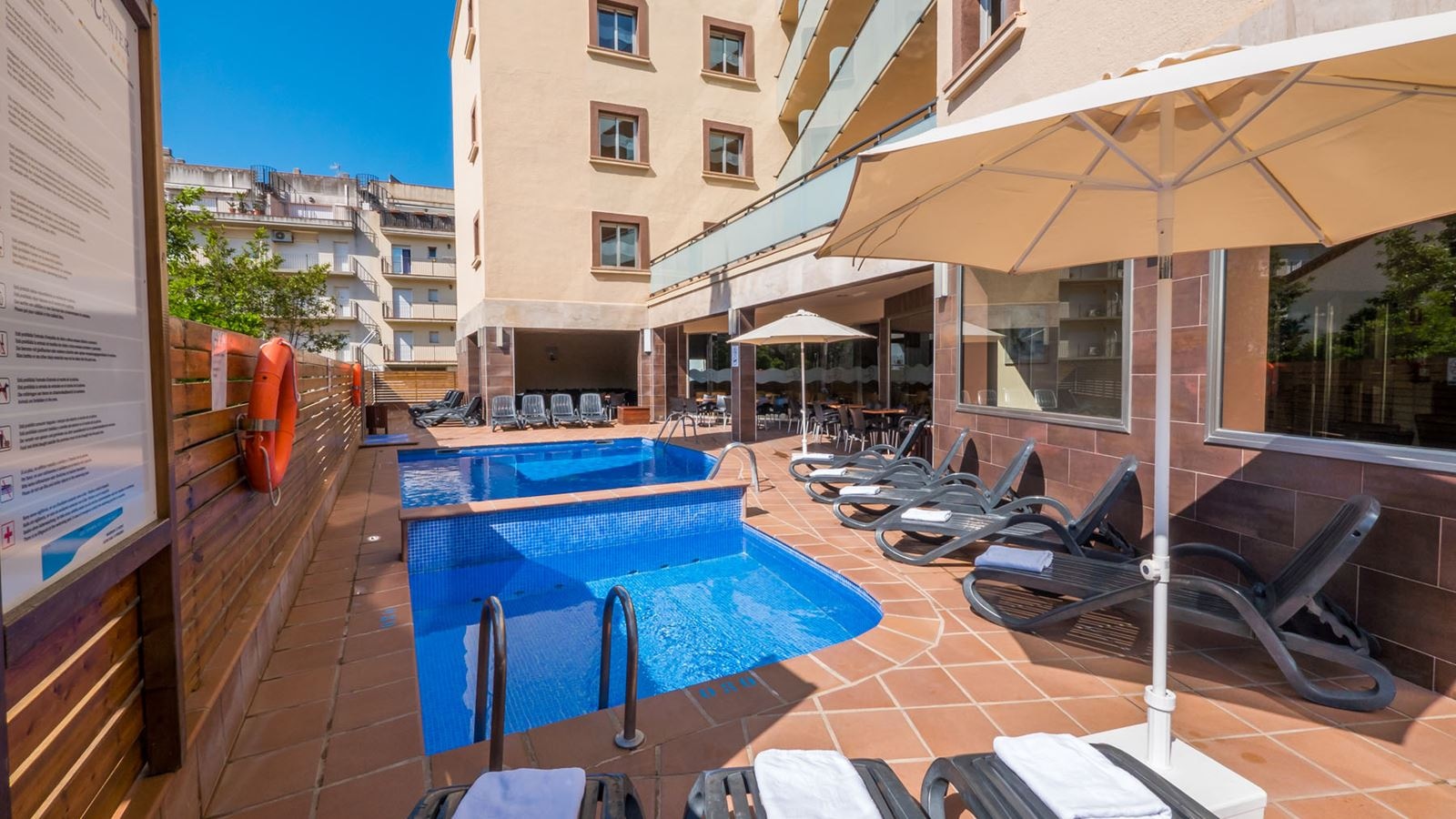 pools-outdoor-childrens-pool