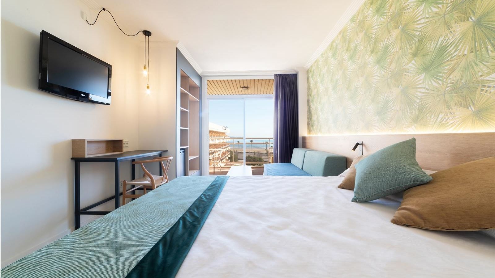 rooms-double-standard-room-balcony-or-terrace