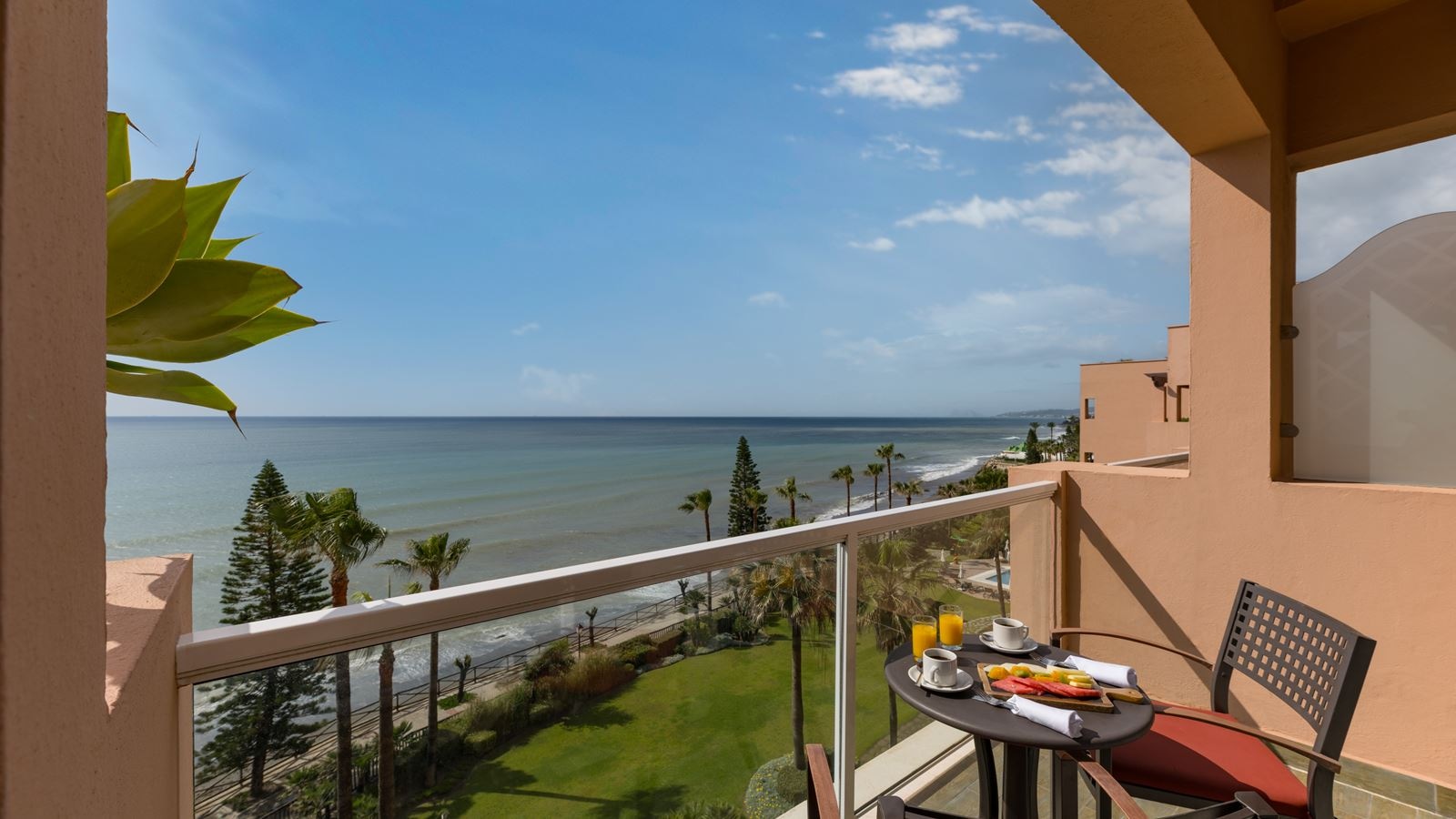 rooms-double-deluxe-sea-view-balcony-or-terrace