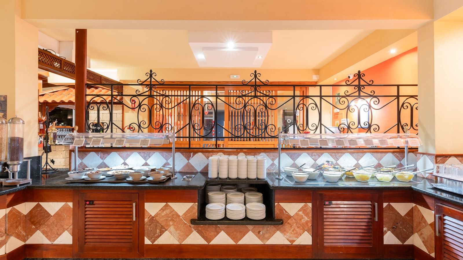 restaurants-buffetrestaurant-bamboo