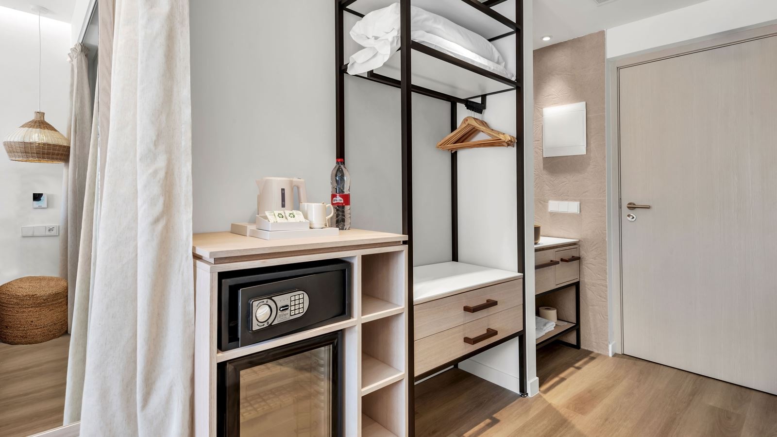 rooms-deluxe-room