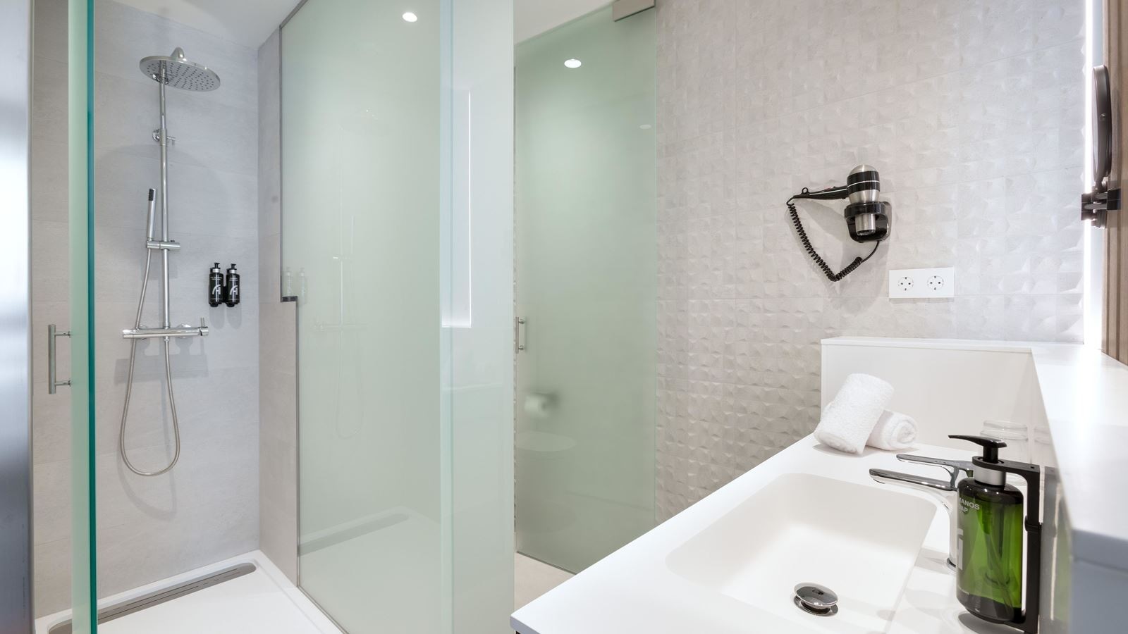 rooms-executive-room