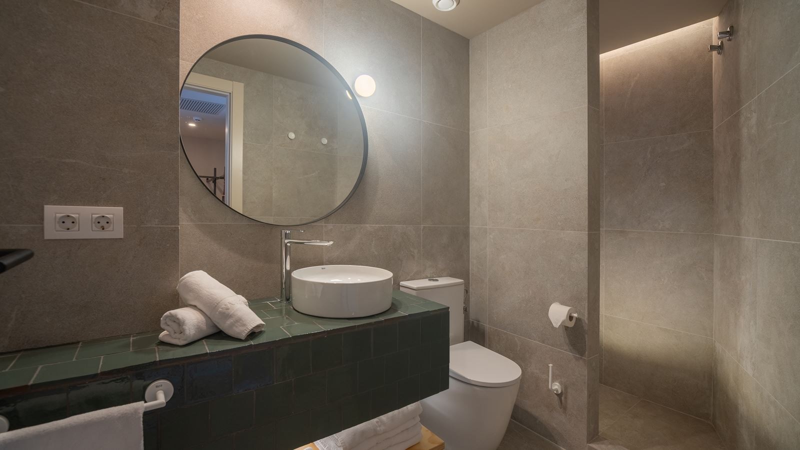 rooms-friendly-room-balcony-or-terrace