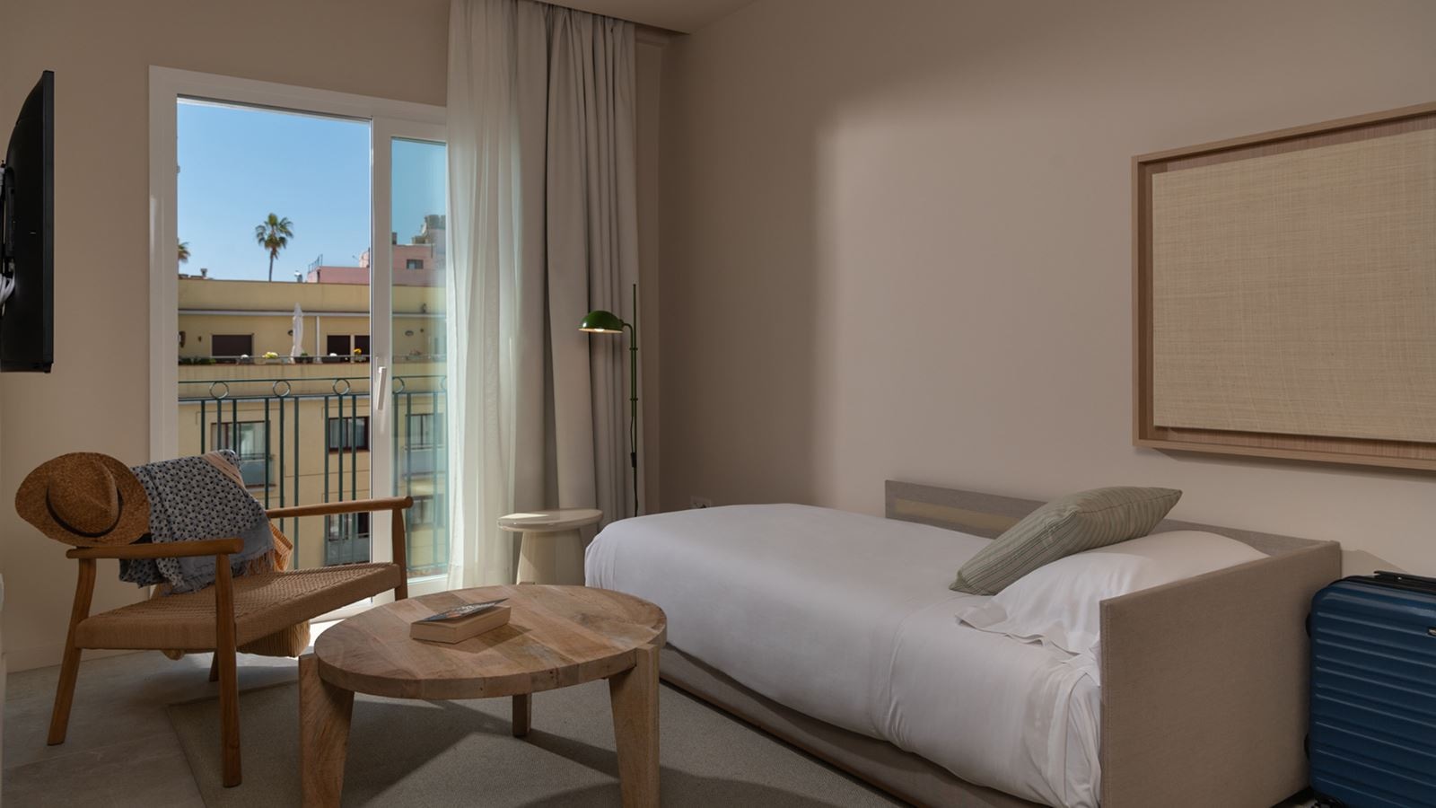 rooms-friendly-room-balcony-or-terrace