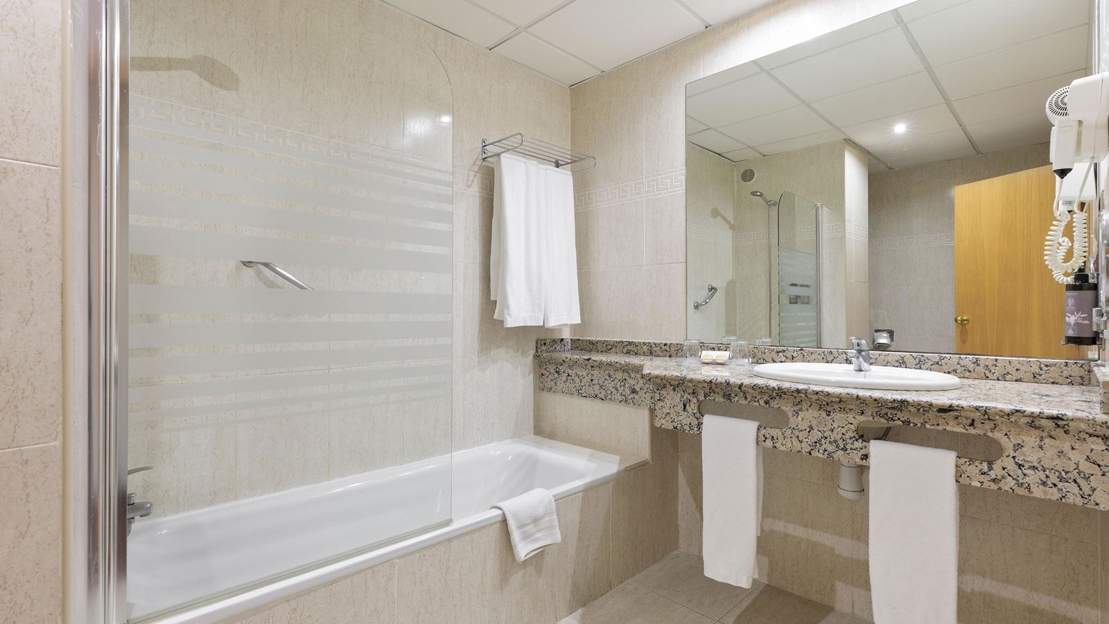 rooms-standard-room-balcony-or-terrace