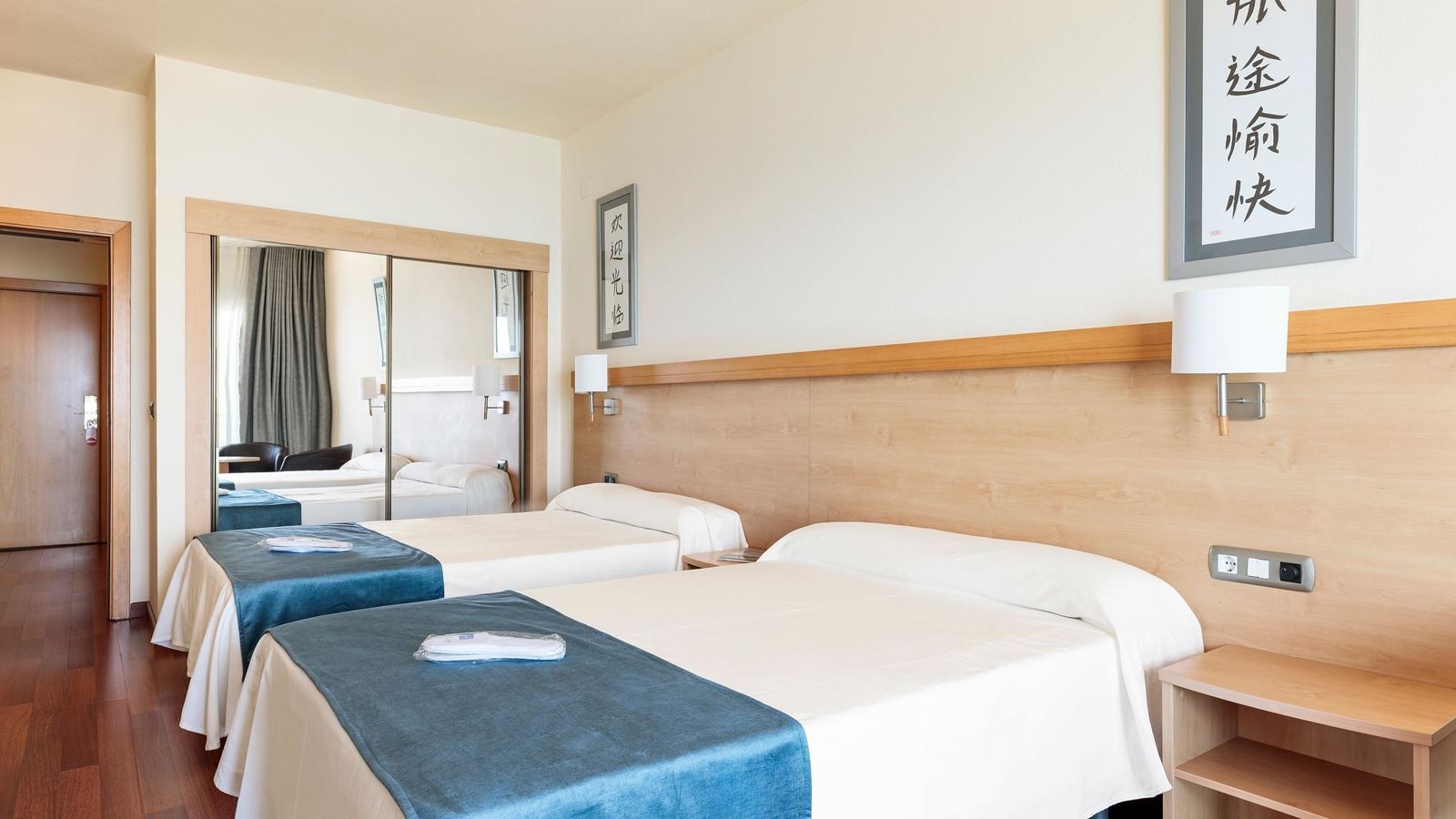 rooms-singleuse-balcony-or-terrace