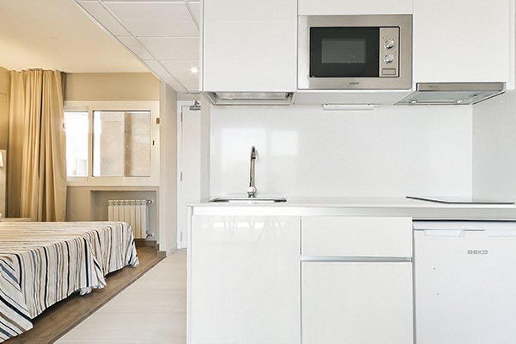 rooms-studio-balcony-or-terrace