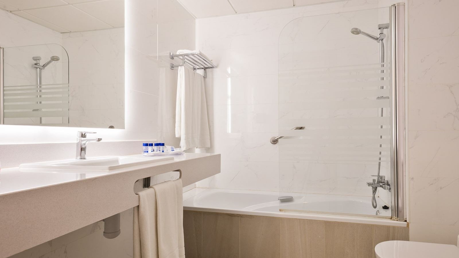 rooms-room-double-balcony-or-terrace