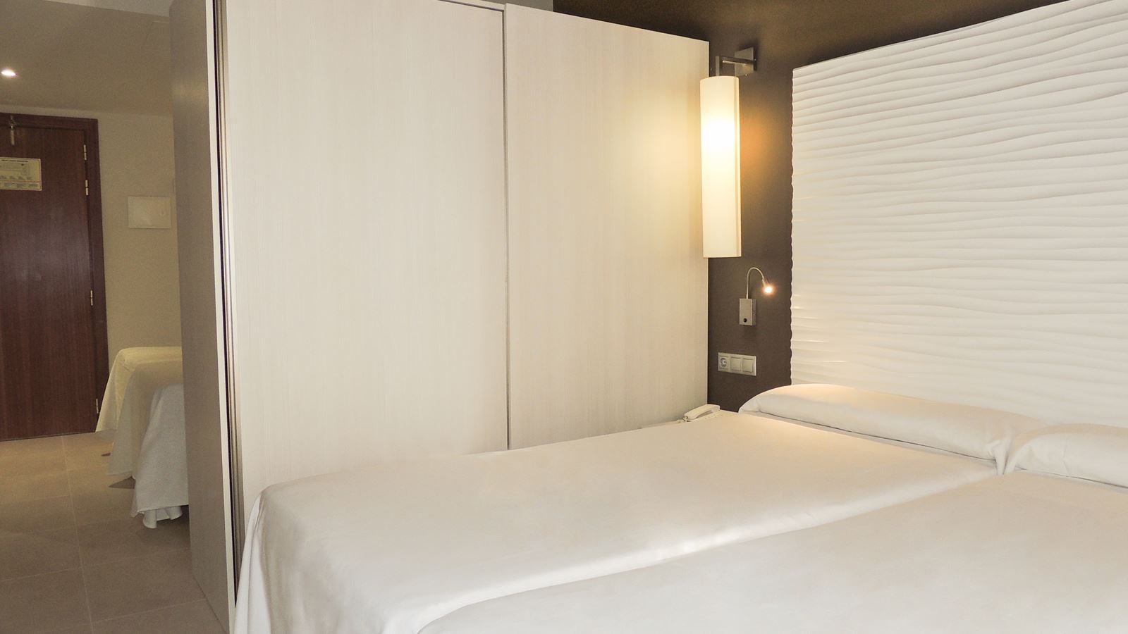 rooms-family-room-balcony-or-terrace