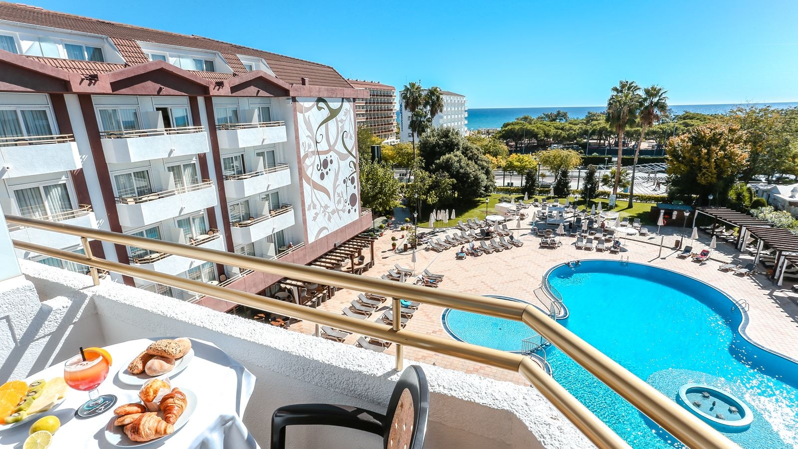 rooms-double-poolsea-view-balcony-or-terrace