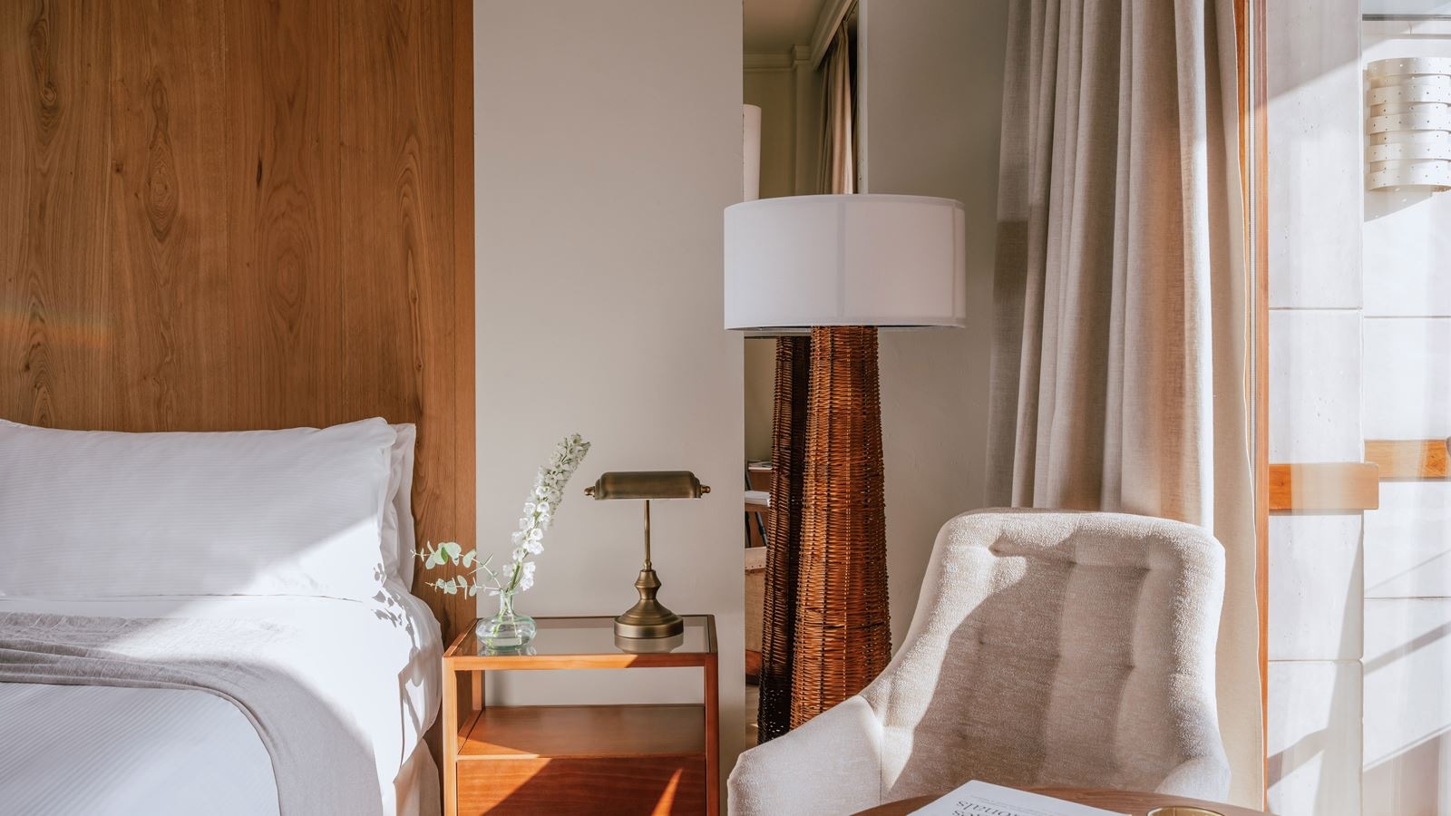 rooms-c2t--deluxe-room