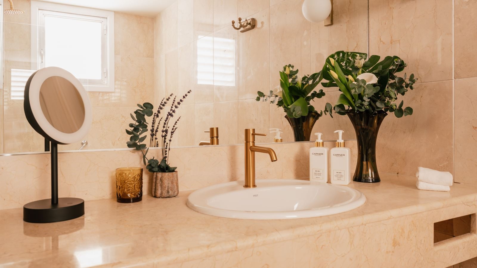 rooms-c2t--deluxe-room