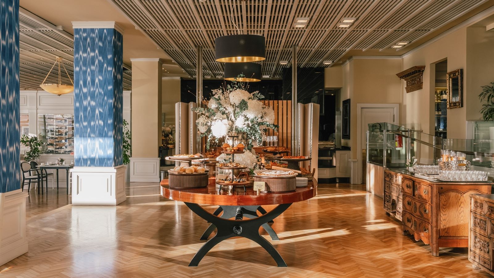 restaurants-breakfast-buffet-restaurant