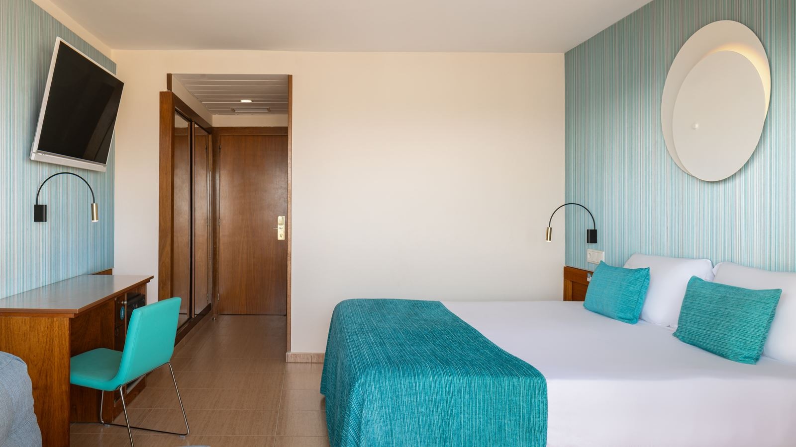 rooms-double-standard-room-balcony-or-terrace