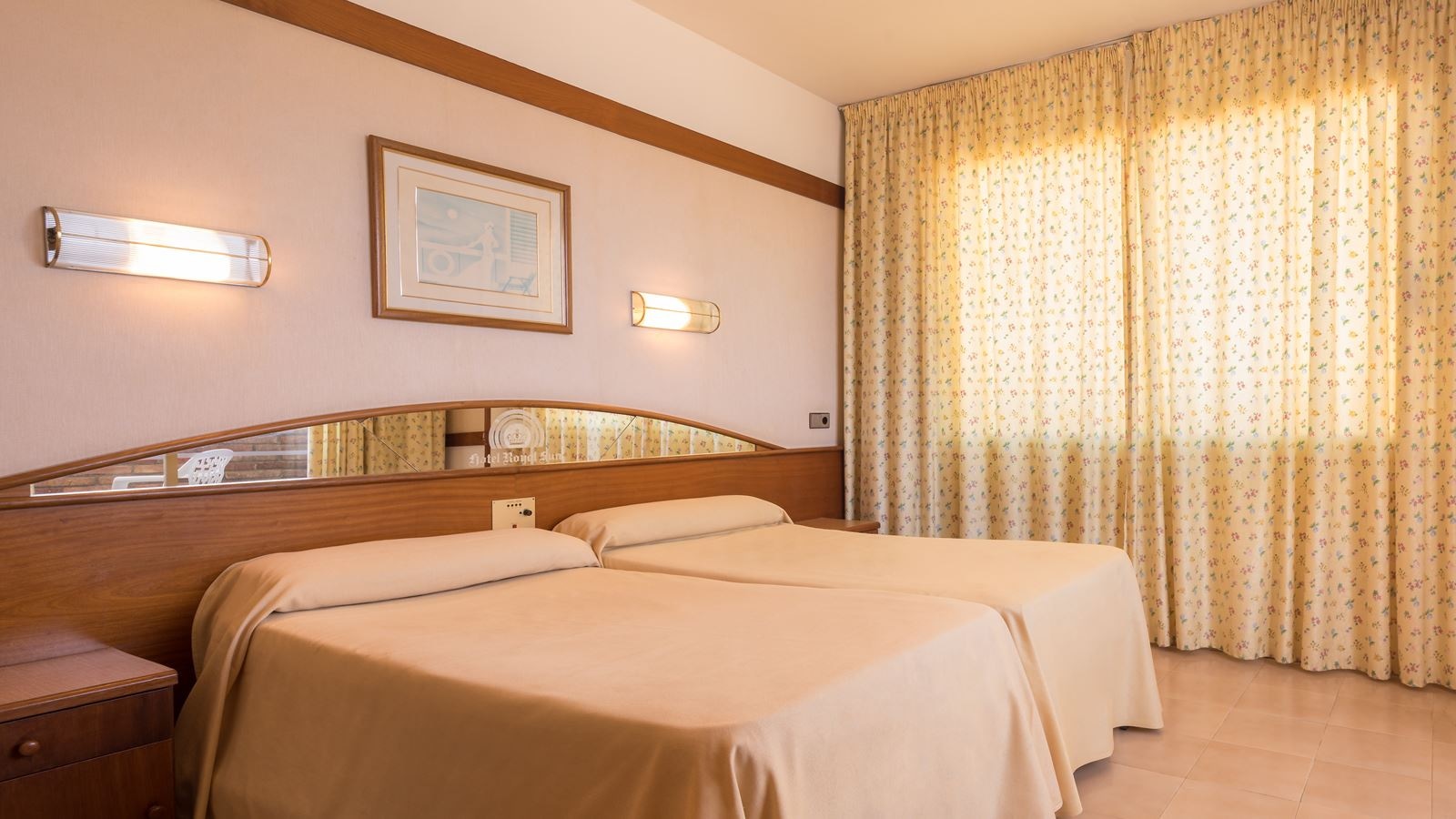 rooms-twin-room-sea-view