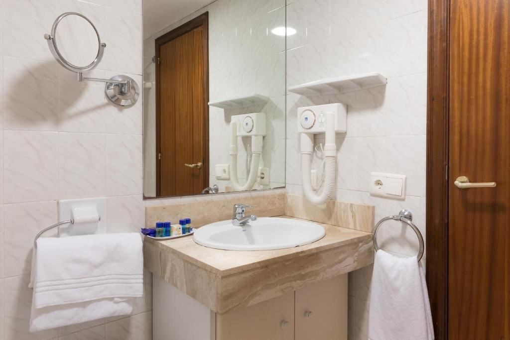 rooms-quadruple-room-sea-view