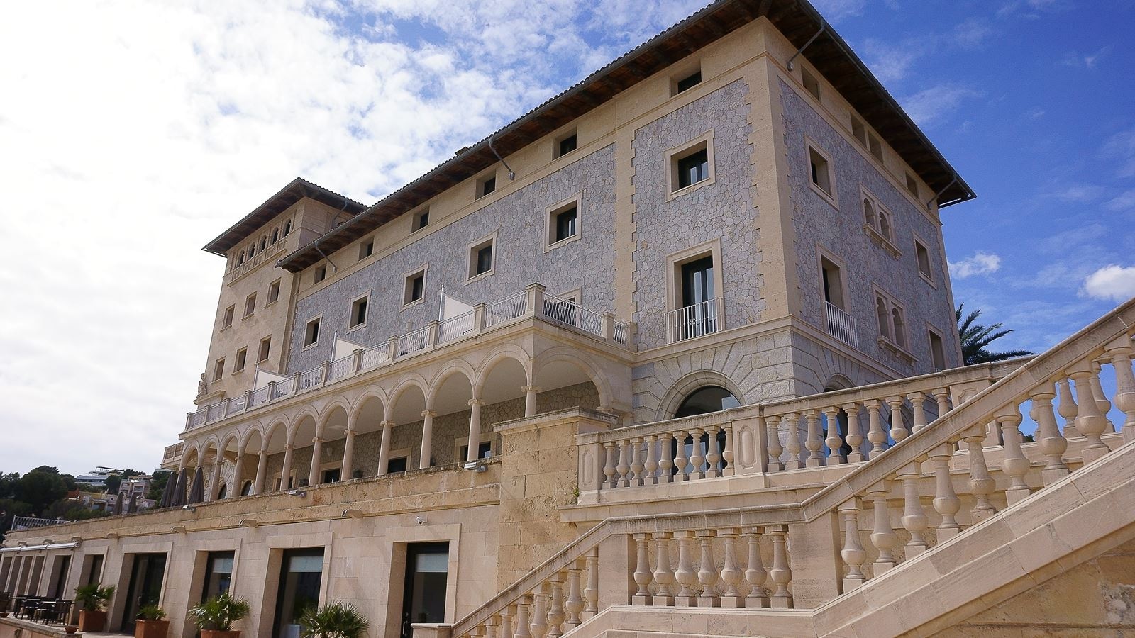 general-main-building